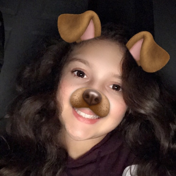 Profile Picture of Ava Graves (@avagraves18) on Poshmark