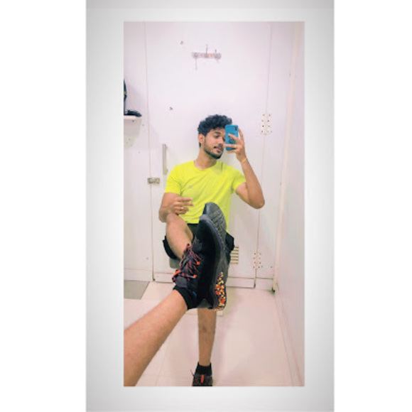 Profile Picture of Hemanth Yadav (@hemanthyadav196) on Poshmark