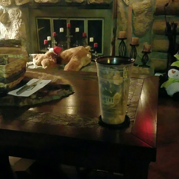 Profile Picture of Lisa Argo (@doodlelele) on Poshmark