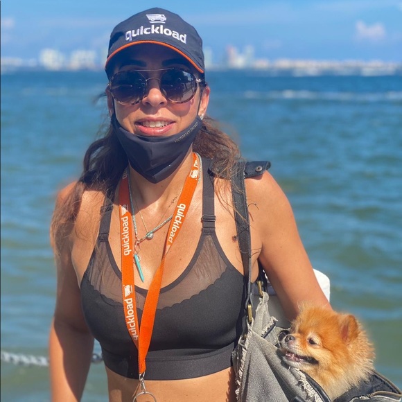 Profile Picture of Asli Akture (@asli_akture) on Poshmark