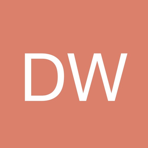Profile Picture of Dorisa Weaver (@weweavers) on Poshmark