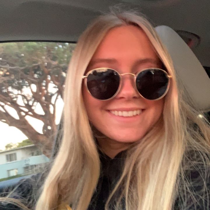 Profile Picture of   daniela (@dan.zon) TikTok |... (@dan.zon) on Tiktok