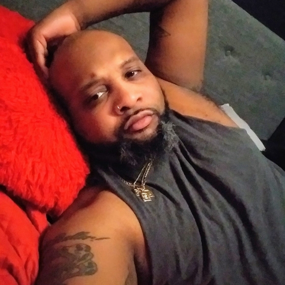 Profile Picture of Matthew Seagraves (@m_seagraves) on Poshmark