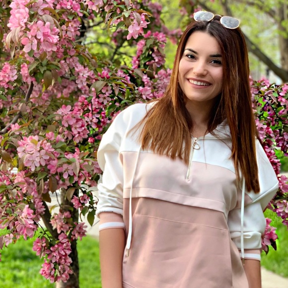 Profile Picture of Burcin Oskay (@coolstyle90) on Poshmark