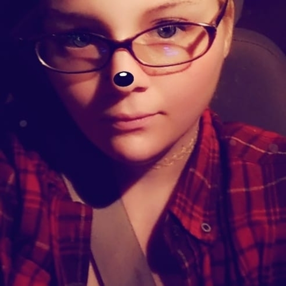 Profile Picture of Cassandra Snell (@rrgcag1991) on Poshmark