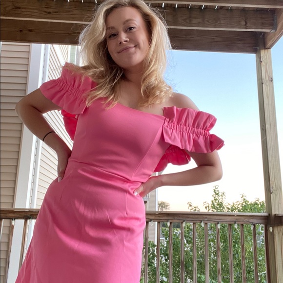 Profile Picture of Evie Roberts (@evieeileen320) on Poshmark