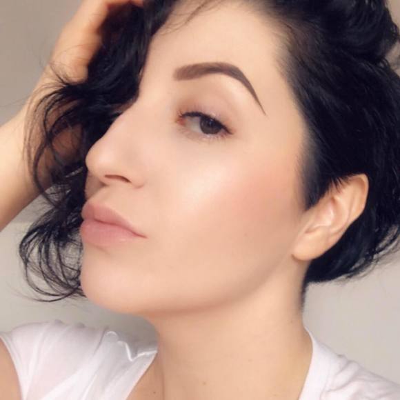 Profile Picture of Lizeth Solis (@lizethsolis86) on Poshmark