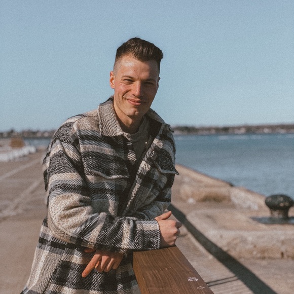 Charles-édouard Gohier - Poshmark Profile Picture of Charles-édouard Gohier (@cgohier) on Poshmark