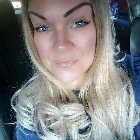 Profile Picture of Nichole Mendivil (@miguelsgirl) on Poshmark