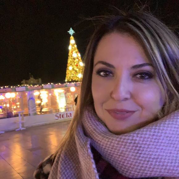 Profile Picture of Eriola Vela (@eriolavela) on Poshmark