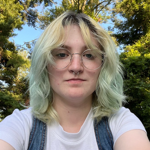 Profile Picture of Ella Krummenoehl (@honey_person) on Poshmark