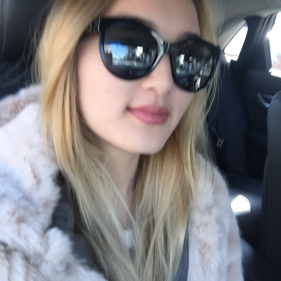 Profile Picture of Ngan Do (@ndo119) on Poshmark