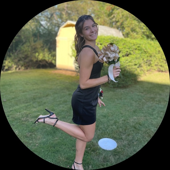 Profile Picture of Alyssa Rosatone (@alyssa_rosatone) on Poshmark
