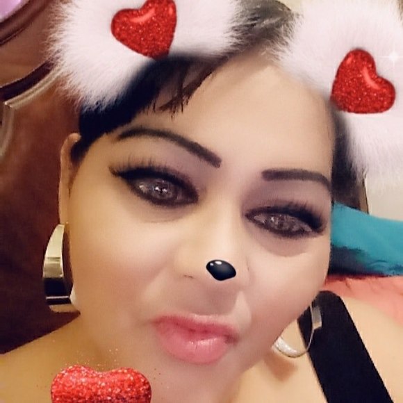 Profile Picture of Belind Arroyo (@fuggley) on Poshmark