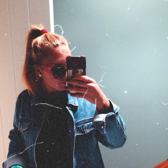 Profile Picture of Clara Frizzi (@clarafrizzii) on Poshmark