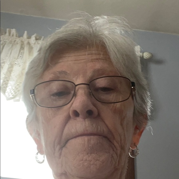 Profile Picture of Myrna Martin (@myrnamartin1) on Poshmark
