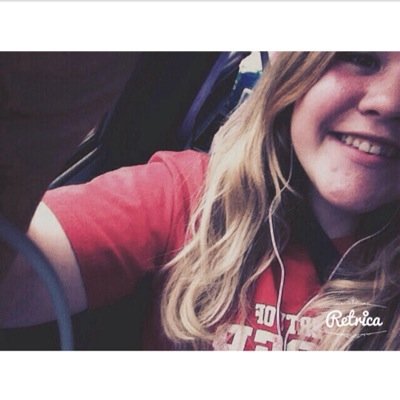 Profile Picture of Cassidy DeWitt (@CassFrassDeWitt) on Twitter