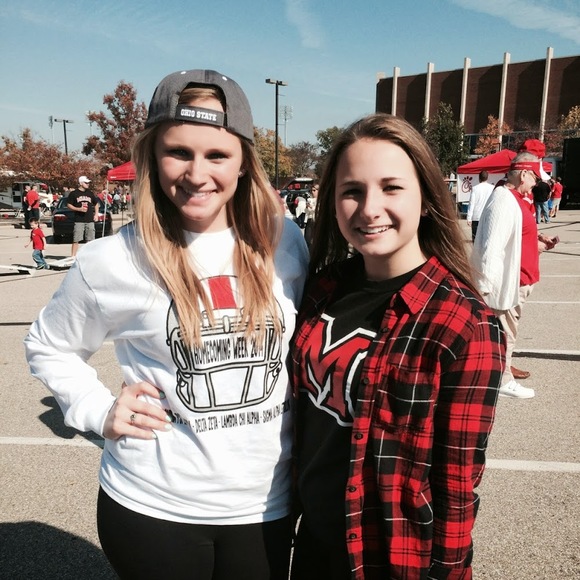 Profile Picture of Autumn Struhar (@autumnstruhar) on Poshmark