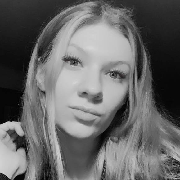 Profile Picture of Adrien Koehne (@adrienkoehne) on Poshmark