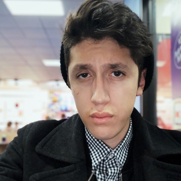 Victor Saenz - Poshmark Profile Picture of Victor Saenz (@vierysaenz98) on Poshmark