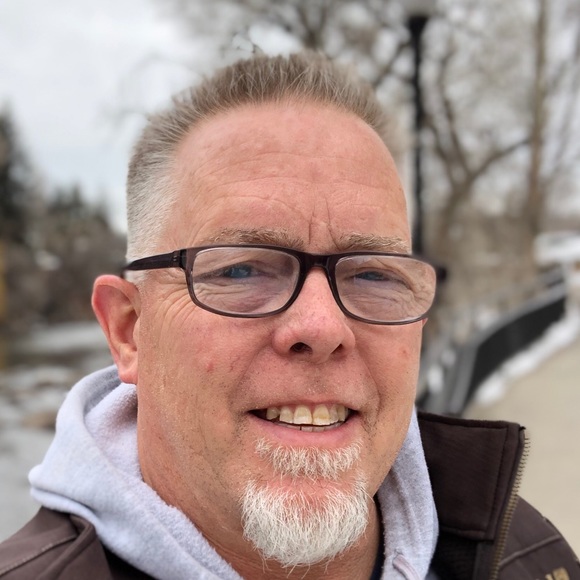 Profile Picture of Walter Davis (@daviswd210) on Poshmark