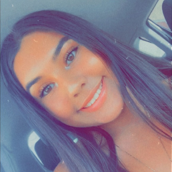 Profile Picture of Tatiana Rexroat (@tatiana019) on Poshmark