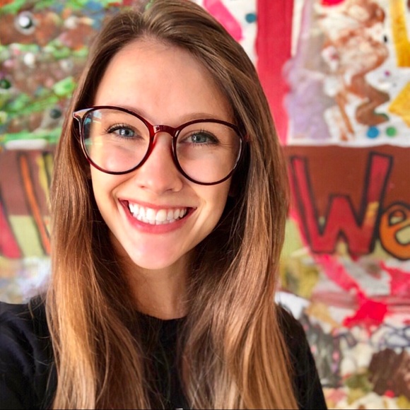 Profile Picture of Katelyn Cline (@kakieskits) on Poshmark