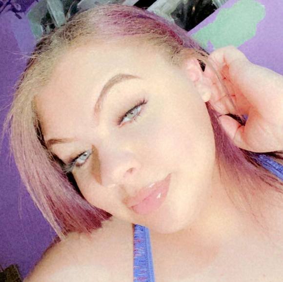 Profile Picture of Gabrielle Downey (@gabby_xpsi) on Poshmark