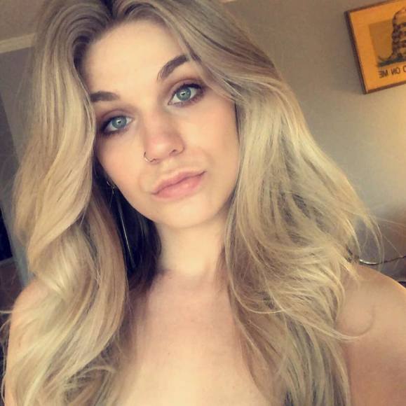 Profile Picture of Nancy Lambiris workman (@nancylambiris) on Poshmark