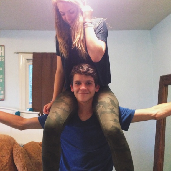 Profile Picture of Vivian Cunniffe (@viviancunniffe) on Poshmark