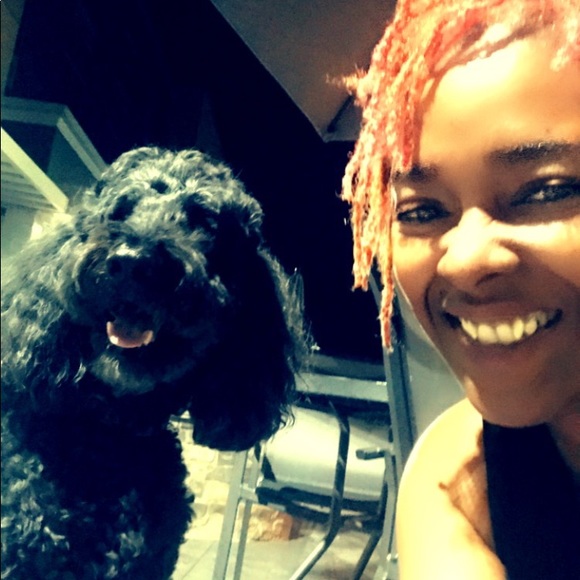 Profile Picture of Raechelle Freeman (@empressapparel) on Poshmark