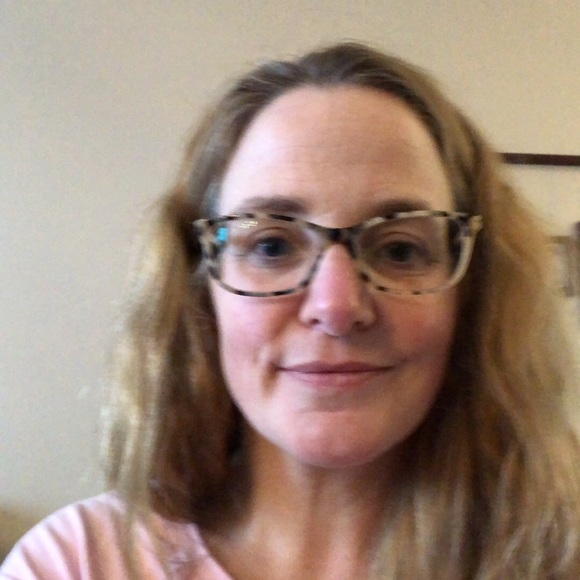 Profile Picture of Jolene Evanochko (@dollysgirl78) on Poshmark