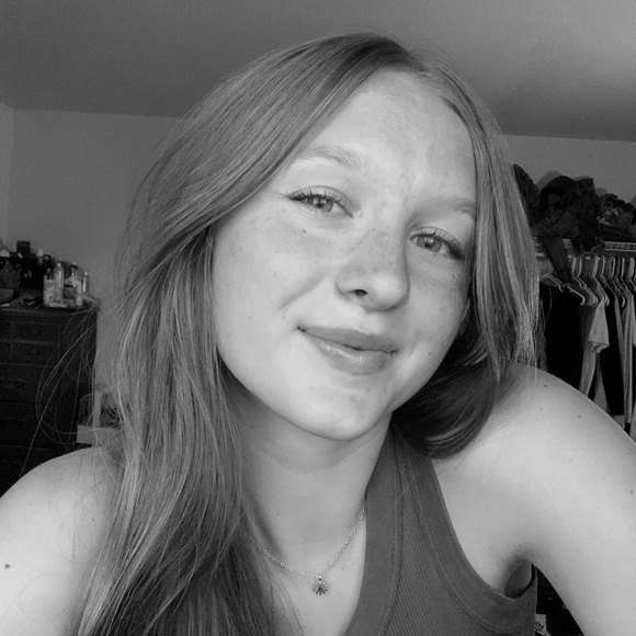 Profile Picture of Ella Michael (@ellatrue2004) on Poshmark