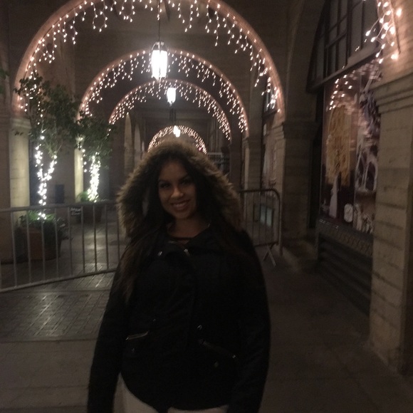 Profile Picture of Giselle Quintero (@okkgiselle) on Poshmark