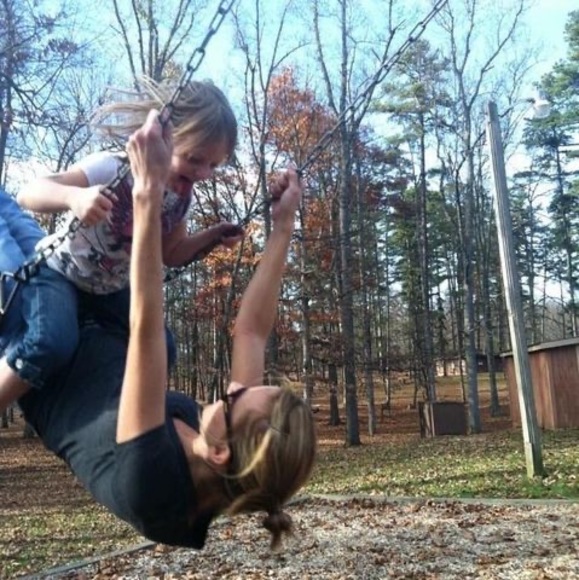 Profile Picture of Rachel Fosson cooper (@sellinghomesnky) on Poshmark