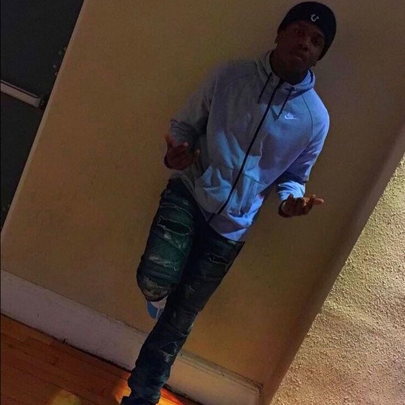 Profile Picture of David Nichols (@ddineroo) on Poshmark