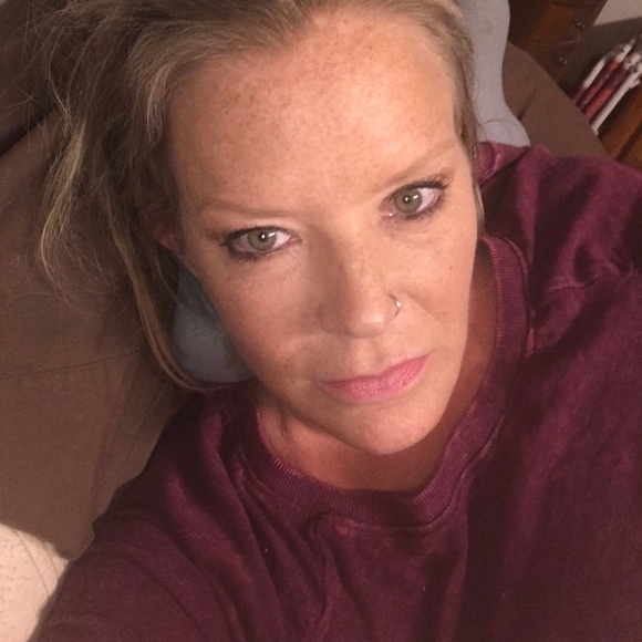 Profile Picture of Shirley Hopper (@shirley_hopper) on Poshmark