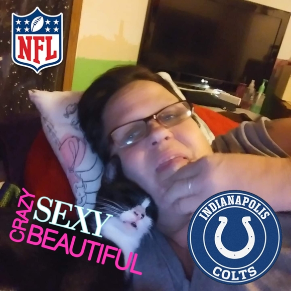 Profile Picture of April Curtis (@aprilcurtis44) on Poshmark