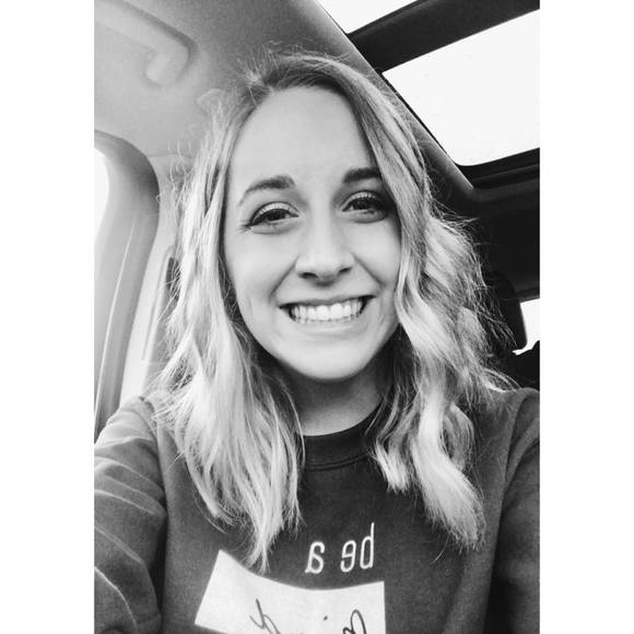 Profile Picture of Carlie Dahlquist (@carliedahlquist) on Poshmark