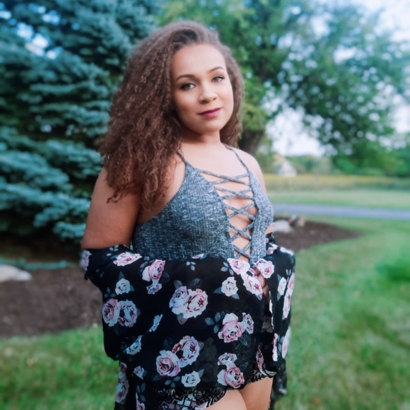 Shauntiana Lepak - Poshmark Profile Picture of Shauntiana Lepak (@shaunalepak) on Poshmark