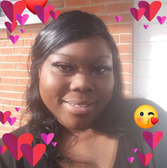 Profile Picture of Jessica Frazier (@frazbunny25) on Poshmark