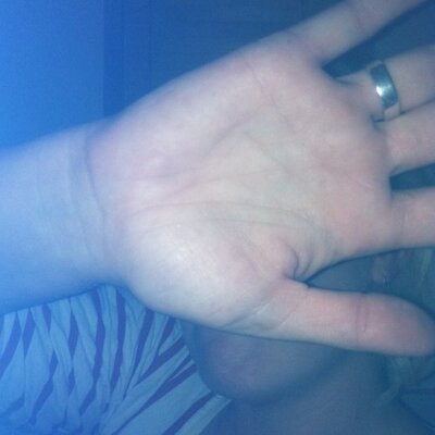 Profile Picture of Nell Pugh (@nellster100) on Twitter