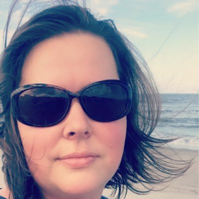 Profile Picture of Amber Mae Peterson (@ambermaewrites) on Twitter