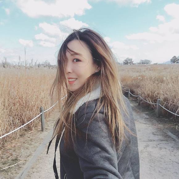 Profile Picture of Tina Zhao (@tina930519) on Poshmark