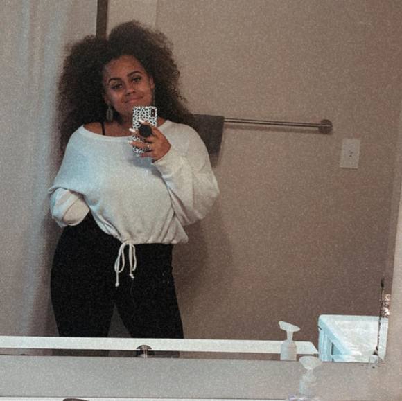 Profile Picture of Jasmine Cunningham ludwig (@jasminec0723) on Poshmark