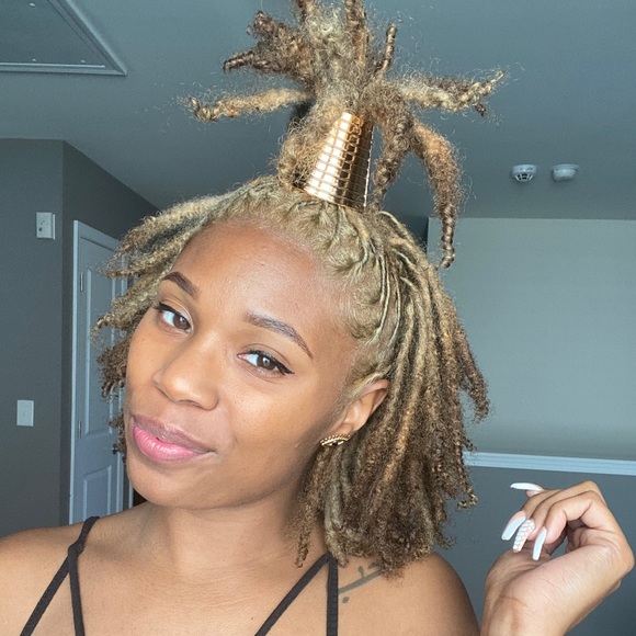 Kim Randolph - Poshmark Profile Picture of Kim Randolph (@mrsknicole1204) on Poshmark