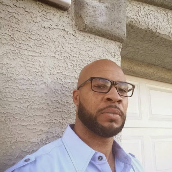 Profile Picture of Chris Reece (@cjreece3122012) on Poshmark