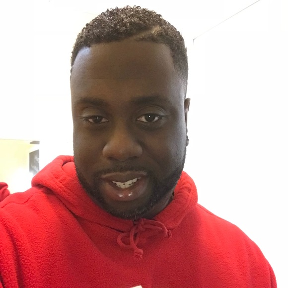 Profile Picture of Jean Francois (@jayakapuff) on Poshmark