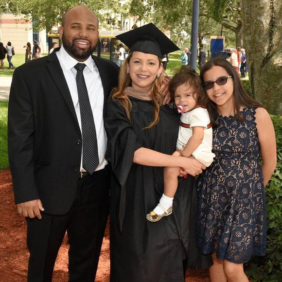 Profile Picture of Liz Toledo (@ltoledo24) on Poshmark