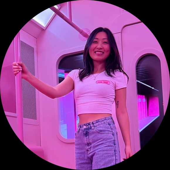 Profile Picture of Mandy Zheng (@mandyzheng06) on Poshmark